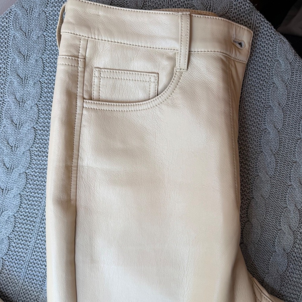 Wilfred Aritzia Melina Vegan Leather Minimalist Women 6 Cream Beige Neutral Chic - Picture 2 of 10